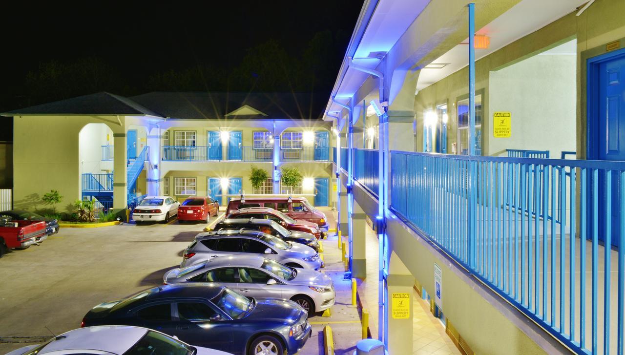 Scottish Inn And Suites อัลวิน ภายนอก รูปภาพ