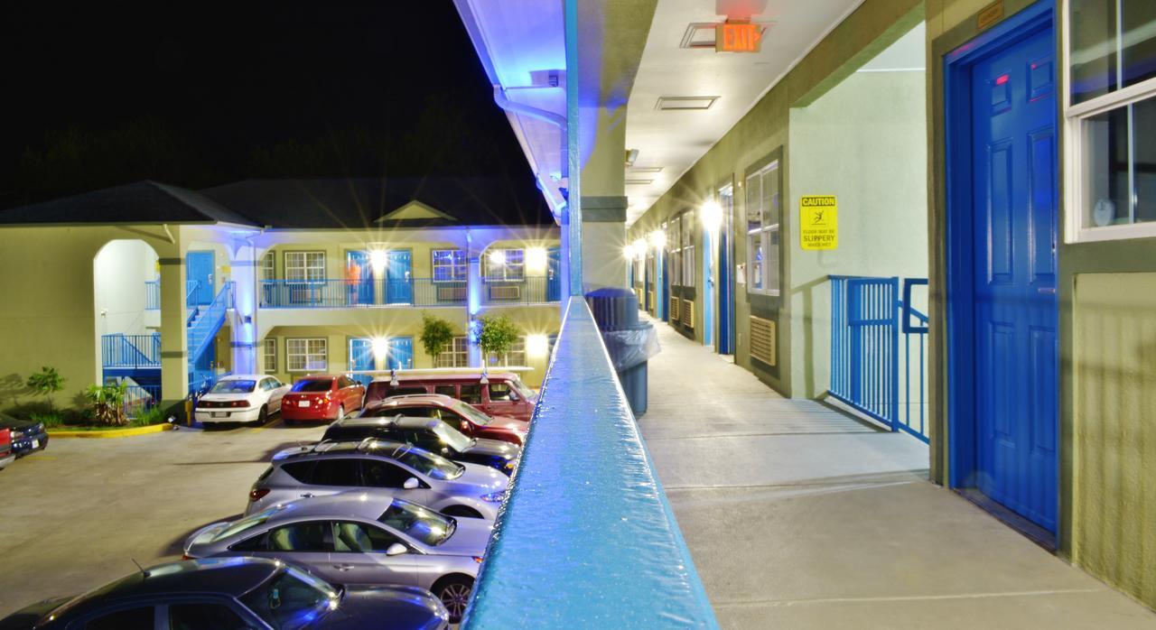 Scottish Inn And Suites อัลวิน ภายนอก รูปภาพ