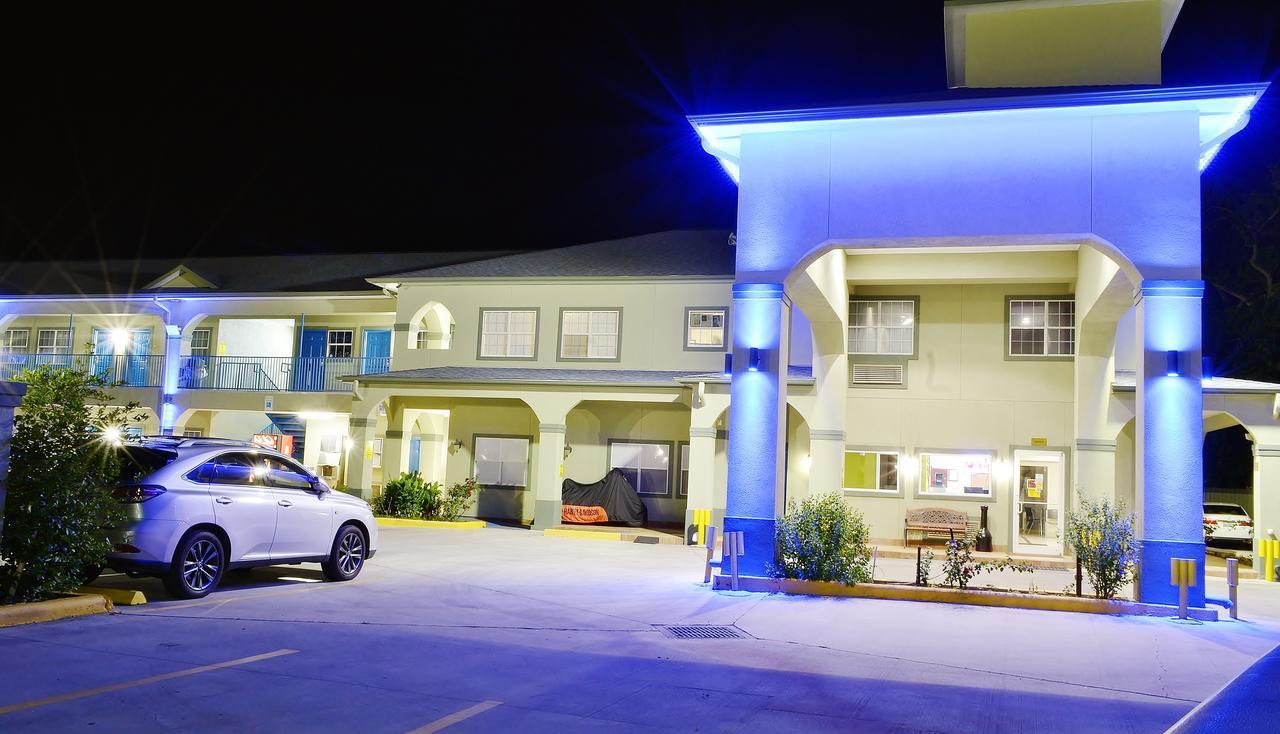 Scottish Inn And Suites อัลวิน ภายนอก รูปภาพ