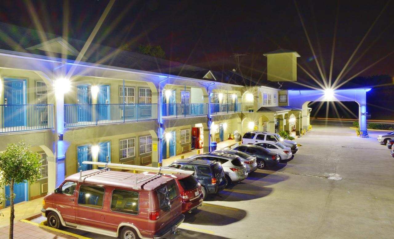 Scottish Inn And Suites อัลวิน ภายนอก รูปภาพ