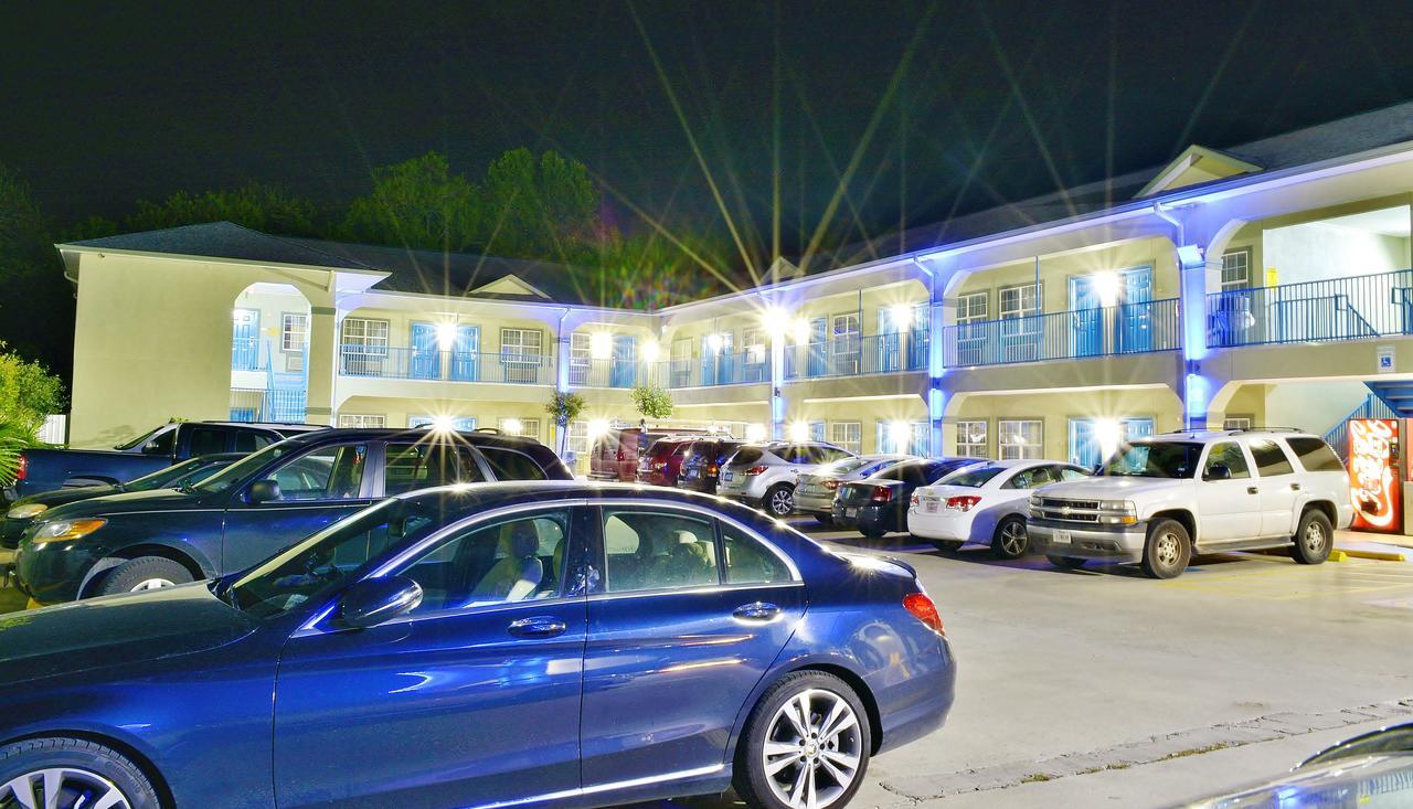 Scottish Inn And Suites อัลวิน ภายนอก รูปภาพ